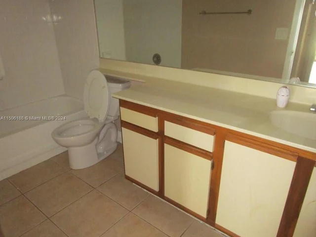 5654 Rock Island Rd # 226, Tamarac FL 33319