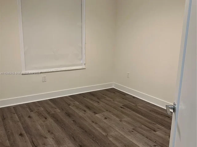 10464 NW 66th St, Doral FL 33178