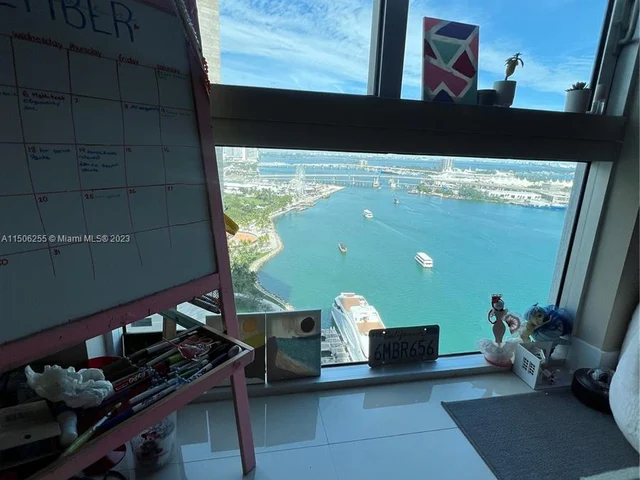 335 S Biscayne Blvd # 2712, Miami FL 33131