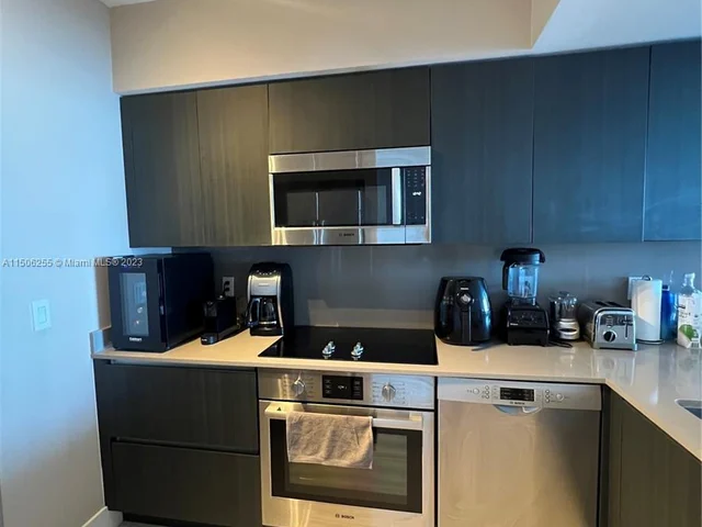 335 S Biscayne Blvd # 2712, Miami FL 33131