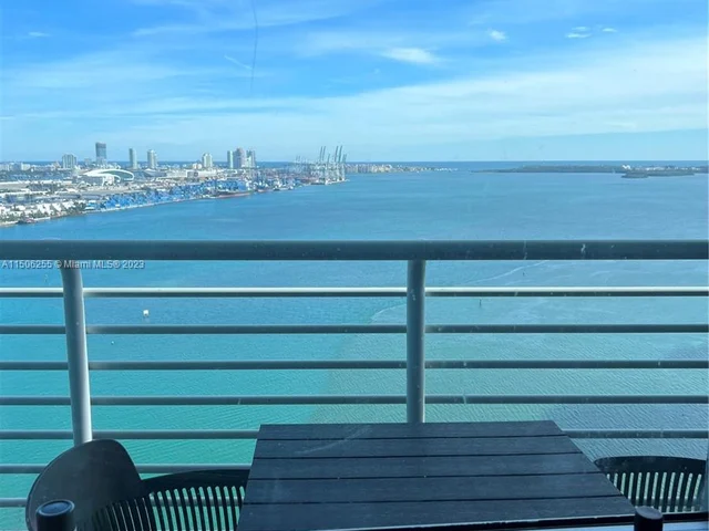 335 S Biscayne Blvd # 2712, Miami FL 33131