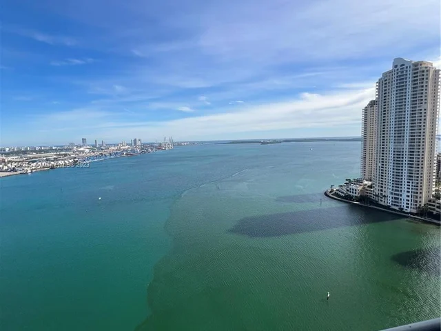 335 S Biscayne Blvd # 2712, Miami FL 33131