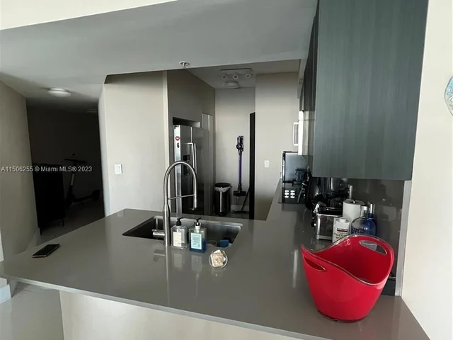 335 S Biscayne Blvd # 2712, Miami FL 33131