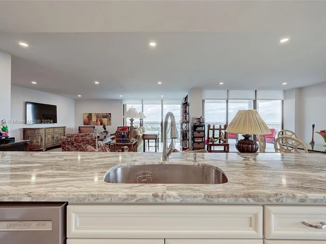 19707 Turnberry Way # 26K, Aventura FL 33180