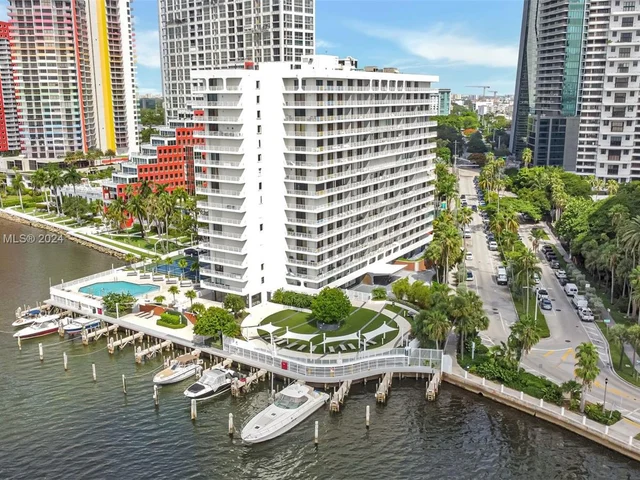 200 SE 15th Rd # 6J, Miami FL 33129