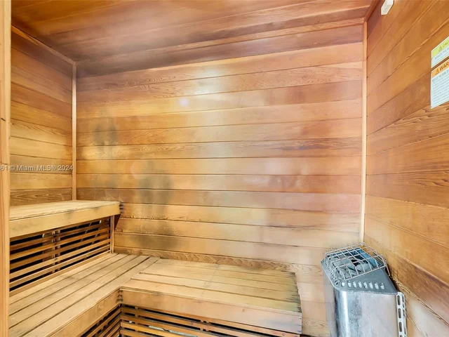 200 SE 15th Rd # 6J, Miami FL 33129