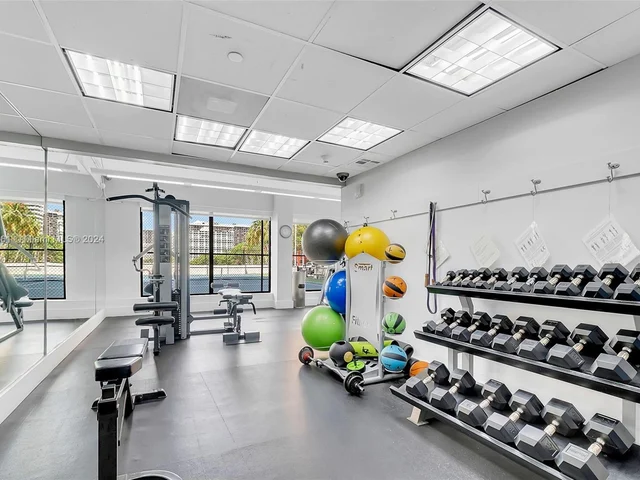 200 SE 15th Rd # 6J, Miami FL 33129