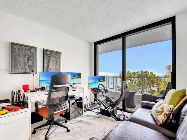 200 SE 15th Rd # 6J, Miami FL 33129