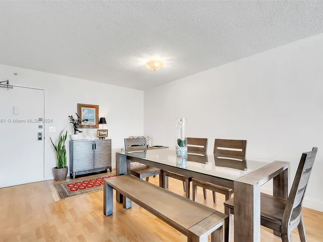 200 SE 15th Rd # 6J, Miami FL 33129