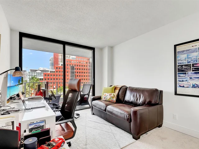 200 SE 15th Rd # 6J, Miami FL 33129