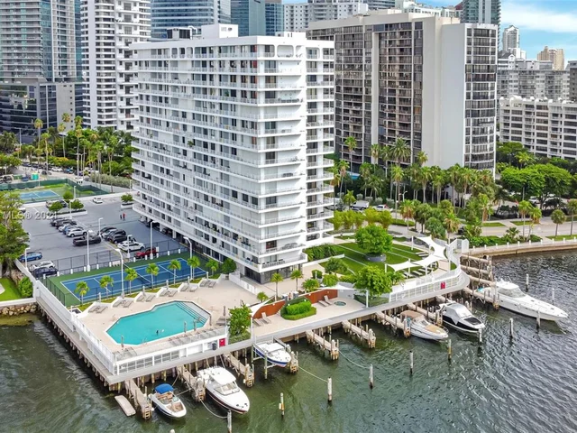 200 SE 15th Rd # 6J, Miami FL 33129