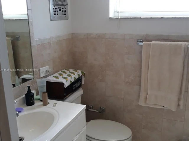 215 SE 3rd Ave # 407A, Hallandale Beach FL 33009