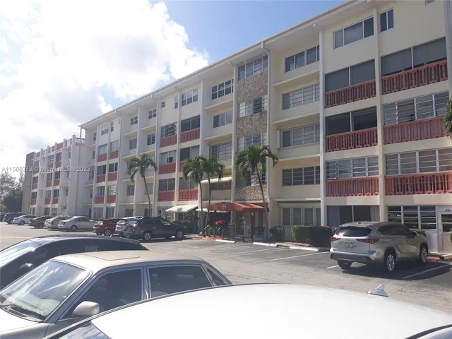 215 SE 3rd Ave # 407A, Hallandale Beach FL 33009
