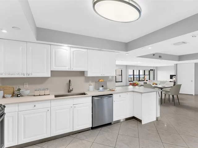 3200 Port Royale Dr N # 2005, Fort Lauderdale FL 33308