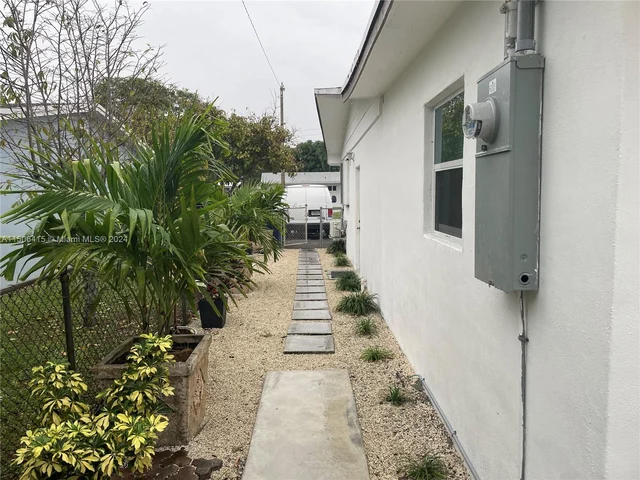 3970 NW 174th St, Miami Gardens FL 33055