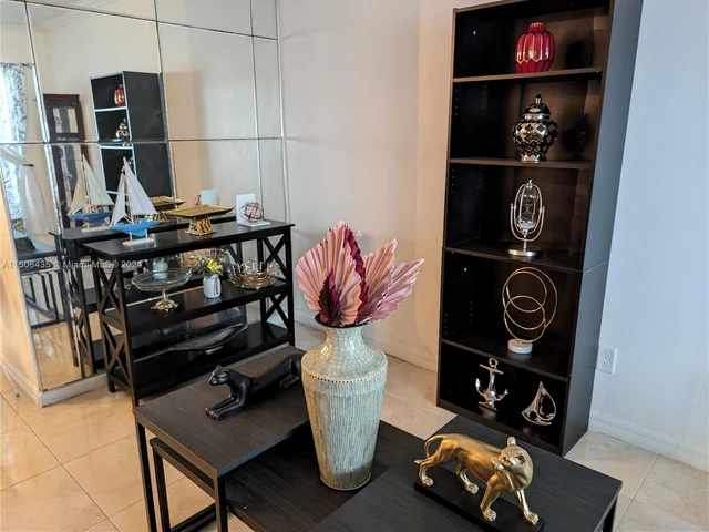 4550 NW 43rd St, Lauderdale Lakes FL 33319