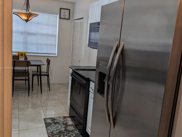 4550 NW 43rd St, Lauderdale Lakes FL 33319