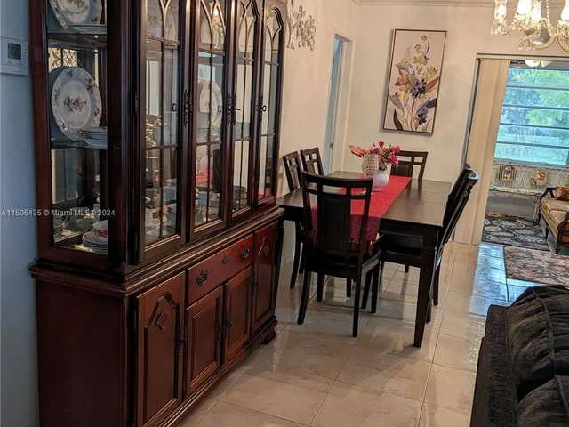 4550 NW 43rd St, Lauderdale Lakes FL 33319