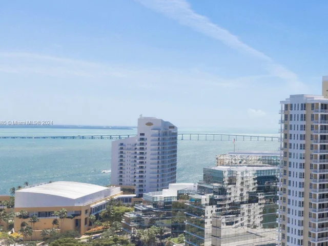 900 Brickell Key BL # 1905, Miami FL 33131