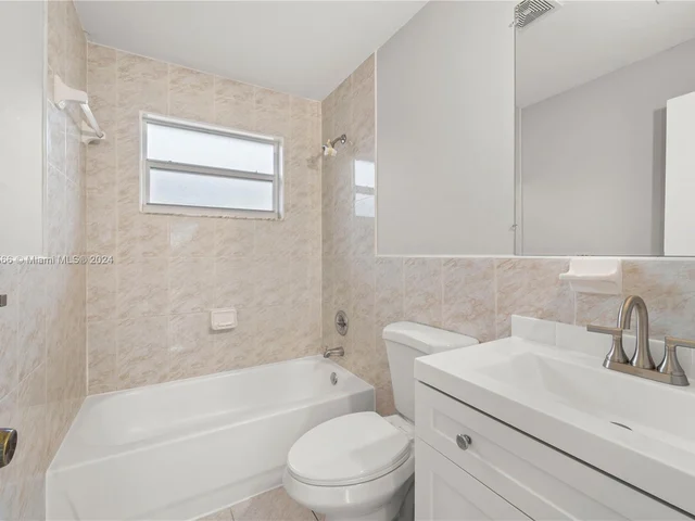 745 NW 3rd Ct, Hallandale Beach FL 33009