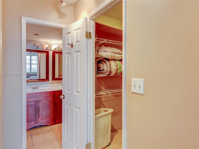 2851 NE 183rd St # 817E, Aventura FL 33160