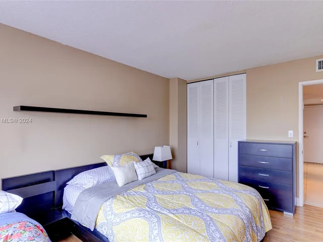 2851 NE 183rd St # 817E, Aventura FL 33160