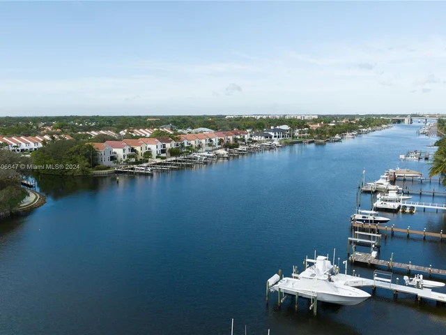 2456 Treasure Isle Dr, Palm Beach Gardens FL 33410