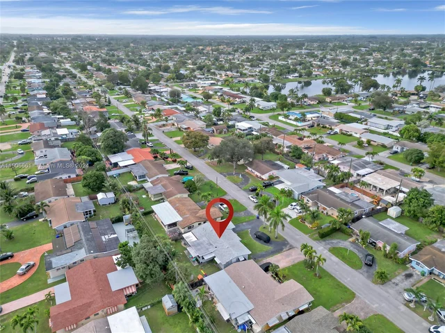 8590 NW 10th St, Pembroke Pines FL 33024