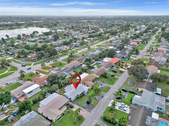 8590 NW 10th St, Pembroke Pines FL 33024