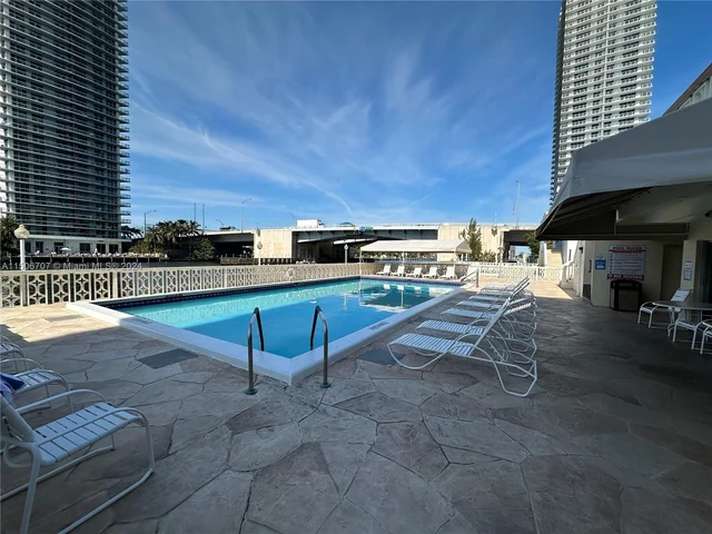 1825 S Ocean Dr # 704, Hallandale Beach FL 33009