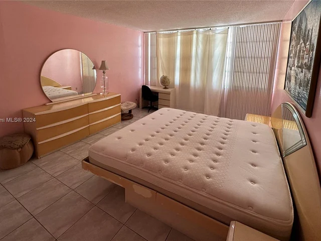 1825 S Ocean Dr # 704, Hallandale Beach FL 33009