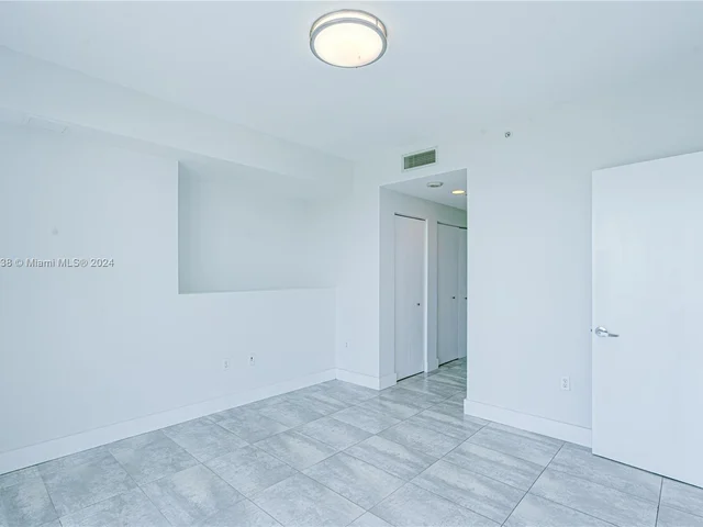 900 Biscayne Blvd # 1704, Miami FL 33132