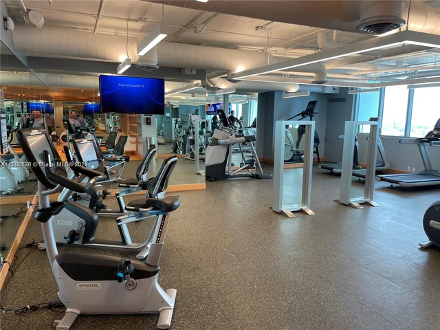 900 Biscayne Blvd # 1704, Miami FL 33132