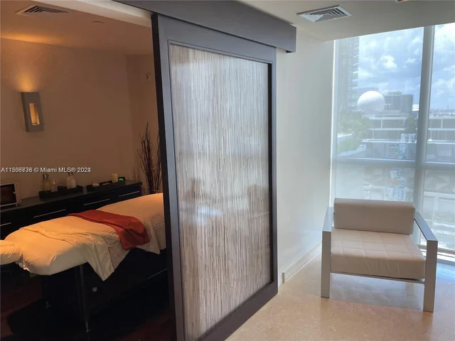 900 Biscayne Blvd # 1704, Miami FL 33132