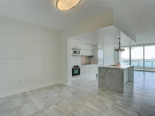 900 Biscayne Blvd # 1704, Miami FL 33132