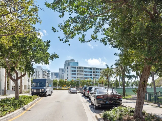 1670 Lincoln Ct, Miami Beach FL 33139