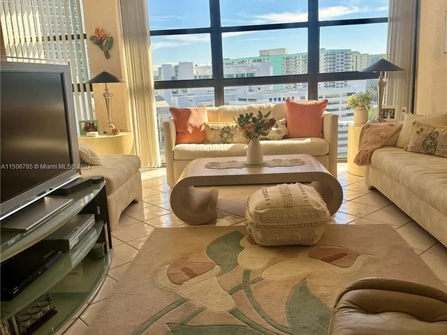 400 Leslie Dr # 1122, Hallandale Beach FL 33009