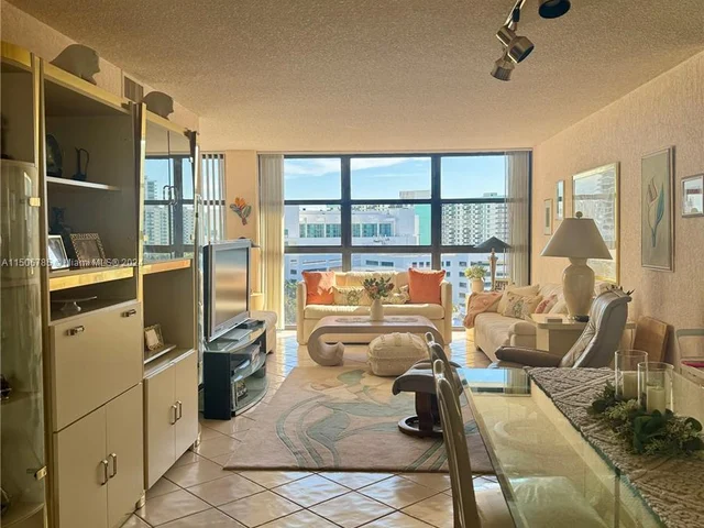 400 Leslie Dr # 1122, Hallandale Beach FL 33009