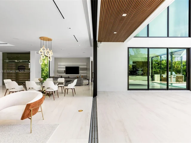 3172 N Bay Rd, Miami Beach FL 33140