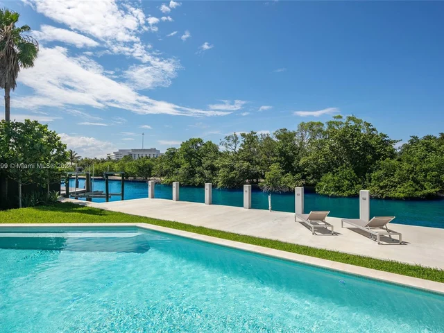 3172 N Bay Rd, Miami Beach FL 33140