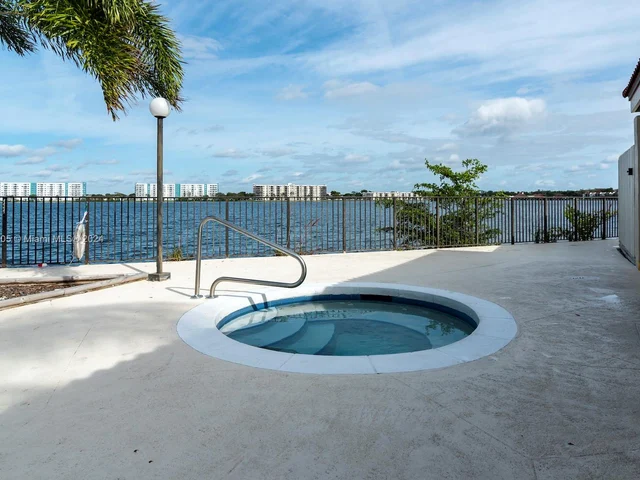 117 Lake Emerald Dr # 105, Oakland Park FL 33309