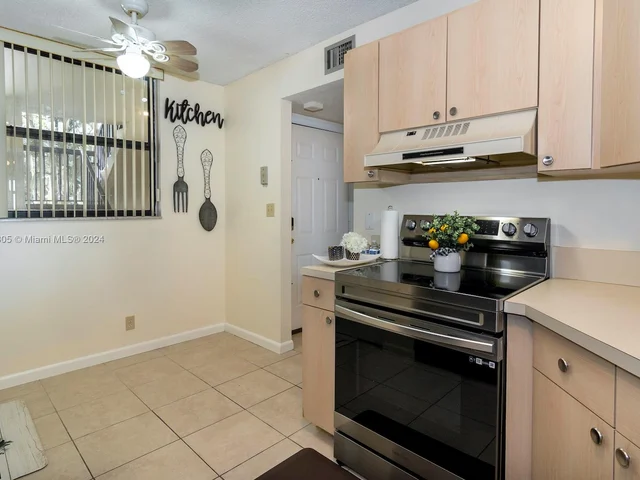 117 Lake Emerald Dr # 105, Oakland Park FL 33309