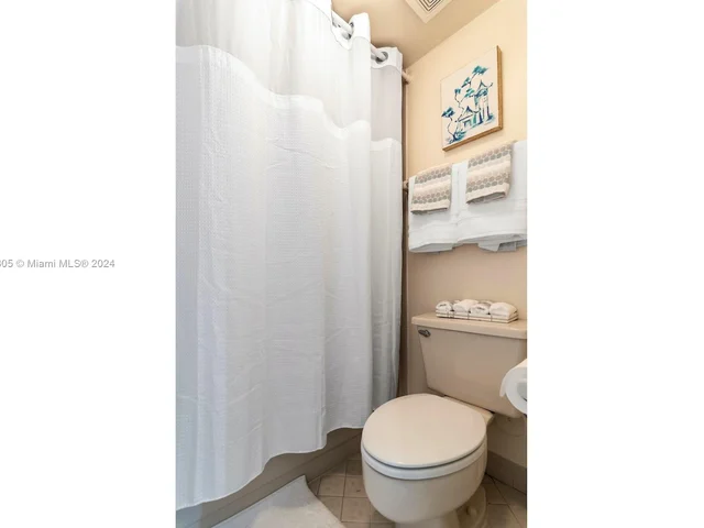 117 Lake Emerald Dr # 105, Oakland Park FL 33309