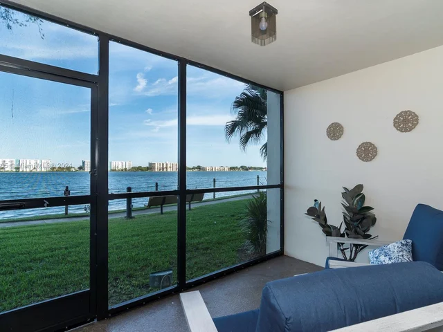 117 Lake Emerald Dr # 105, Oakland Park FL 33309