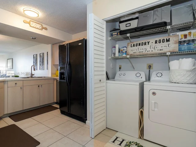 117 Lake Emerald Dr # 105, Oakland Park FL 33309