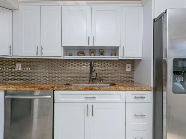 7705 Abbott Ave # 408, Miami Beach FL 33141