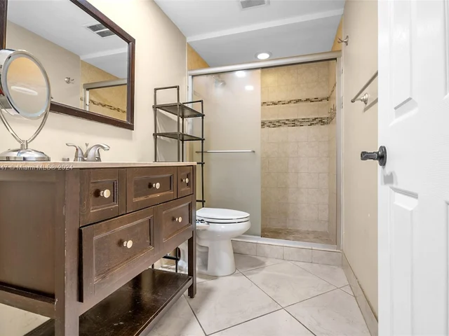 4176 Inverrary Drive # 208, Lauderhill FL 33319