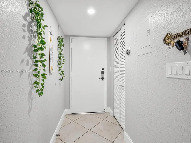 4176 Inverrary Drive # 208, Lauderhill FL 33319