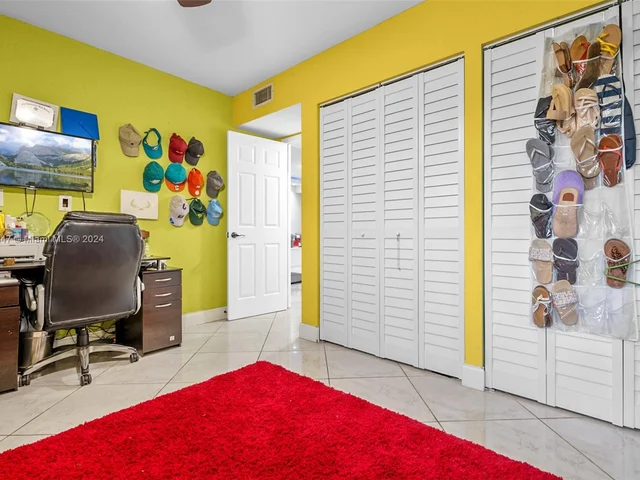 4176 Inverrary Drive # 208, Lauderhill FL 33319