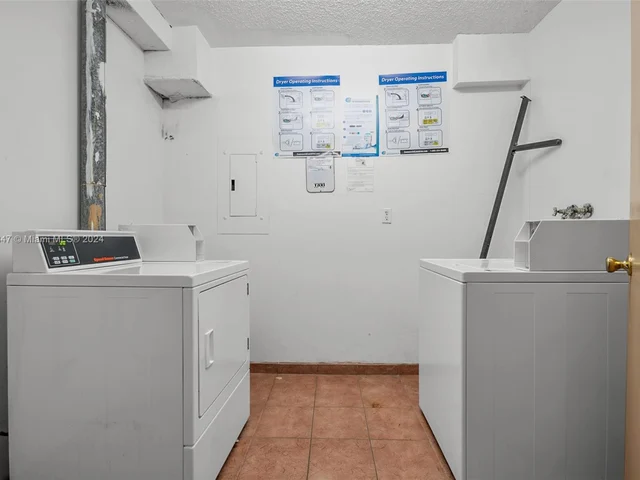 4176 Inverrary Drive # 208, Lauderhill FL 33319